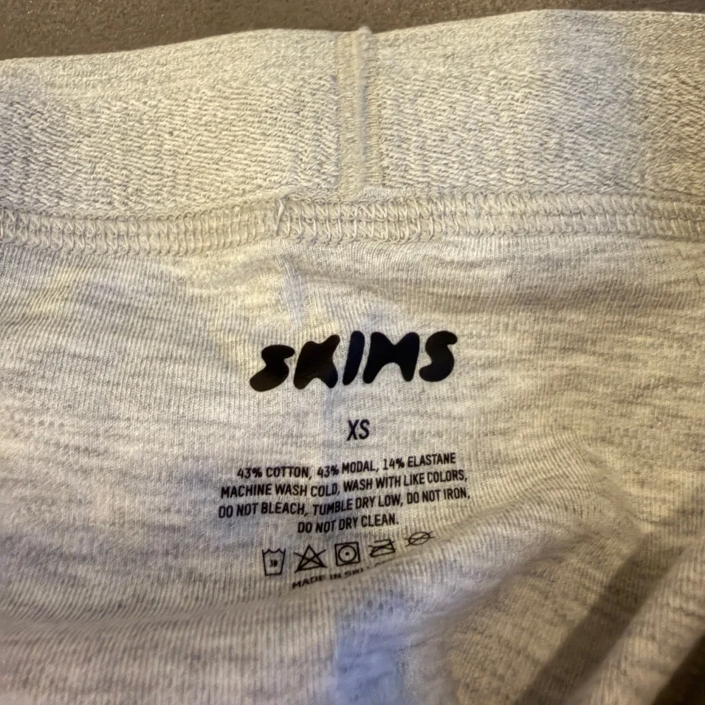 SKIMS Light Gray Boxer Briefs XS NEW